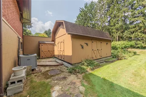 425 Bittersweet Rd, Akron, OH 44333 photo 40