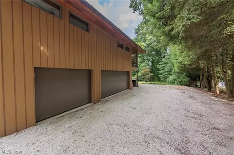 425 Bittersweet Rd, Akron, OH 44333 photo 5
