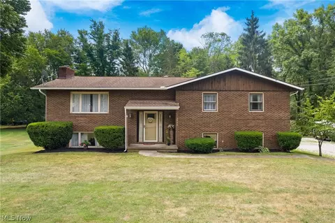 2956 Killian Rd, Uniontown, OH 44685