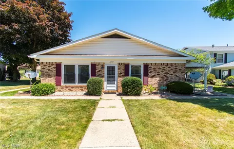 1234 Pembrooke Dr #A, Salem, OH 44460