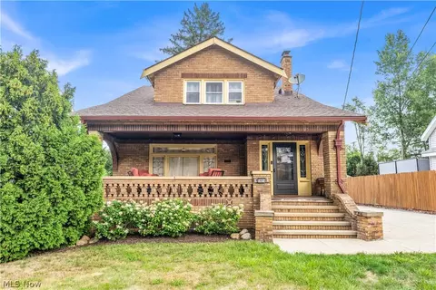 18014 Larchwood Ave, Cleveland, OH 44135