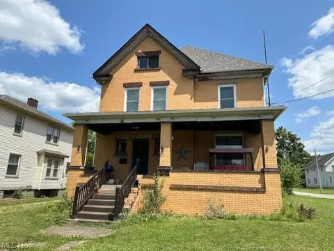 33 Cherry Ave, Niles, OH 44446