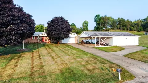 7155 Sandy Ln NW, Malvern, OH 44644