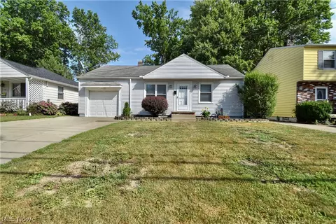 33134 Willowick Dr, Eastlake, OH 44095