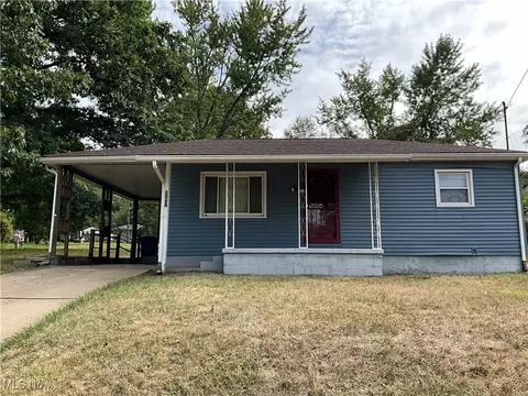 207 S Lorain Ave, Girard, OH 44420