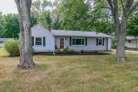 38488 Bell Rd, Willoughby, OH 44094