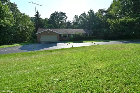 16285 Willow Dr, Wellsville, OH 43968