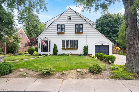 2008 Washington Blvd NW, Canton, OH 44709