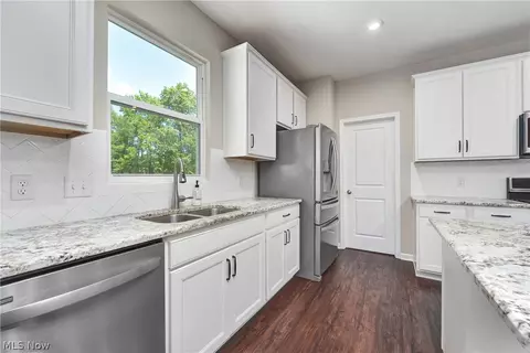 Kitchen - 9367 Corning Ave, Mentor, OH 44060 photo 3 of 3