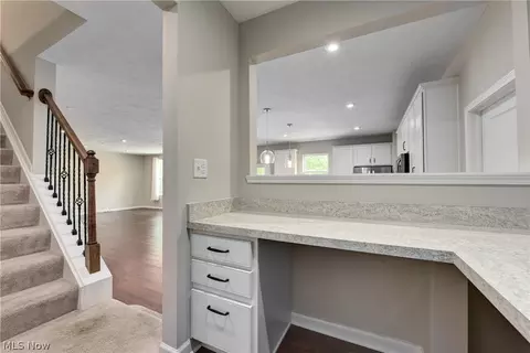 Entry Way - 9367 Corning Ave, Mentor, OH 44060 photo 4 of 7