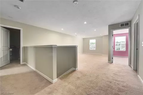 Entry Way - 9367 Corning Ave, Mentor, OH 44060 photo 5 of 7
