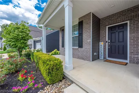 Exterior - 9367 Corning Ave, Mentor, OH 44060 photo 3 of 9
