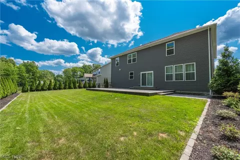 Exterior - 9367 Corning Ave, Mentor, OH 44060 photo 6 of 9