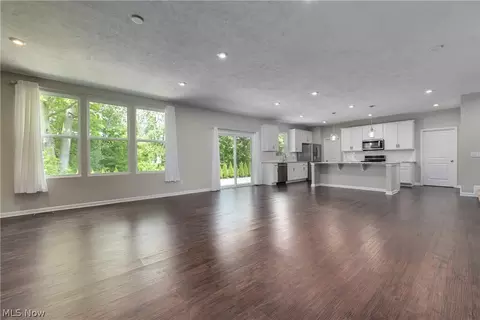 Living - 9367 Corning Ave, Mentor, OH 44060 photo 3 of 3