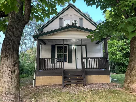 3323 Dallas Ave, Lorain, OH 44055