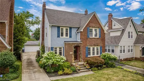 3625 Cedarbrook Rd, University Heights, OH 44118
