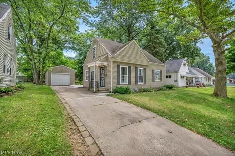 1339 Crestview Ave, Akron, OH 44320