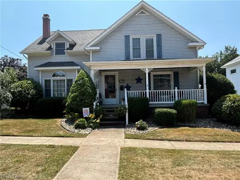 138 4th St SE, Carrollton, OH 44615