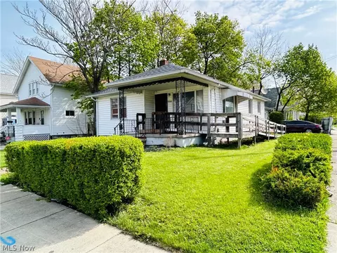 2439 Reid Ave, Lorain, OH 44052