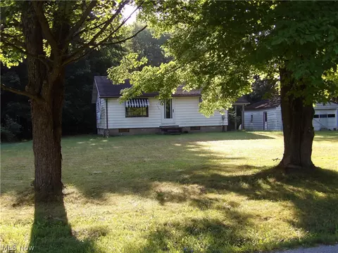 9484 Horn Rd, Windham, OH 44288 photo 2