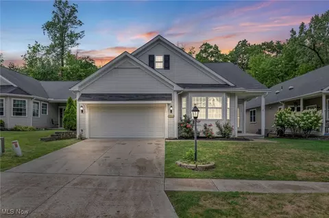 18304 Crystal Lakes Dr, North Royalton, OH 44133