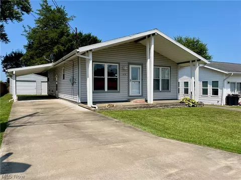 109 Clement Ave, Belpre, OH 45714