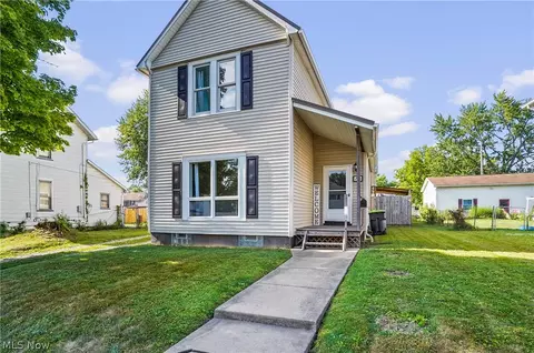 256 W Maryland Ave, Sebring, OH 44672