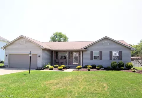 1374 Mulberry Run, Mineral Ridge, OH 44440