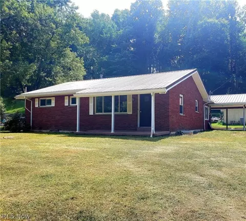 1054 Charleston Rd, Spencer, WV 25276