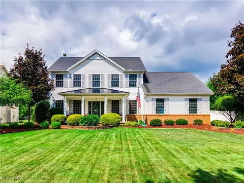 2462 Stonefield Dr, Avon, OH 44011