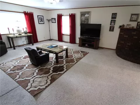 Living - 10530 Dewhurst Rd, Elyria, OH 44035 photo 3 of 6