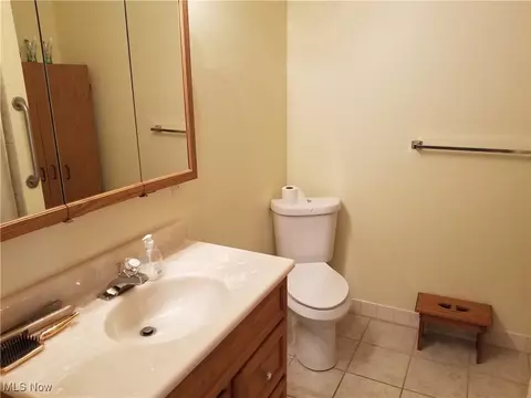 Bath - 10530 Dewhurst Rd, Elyria, OH 44035 photo 3 of 5