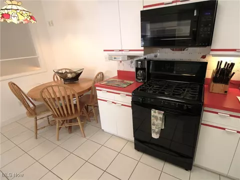 Kitchen - 10530 Dewhurst Rd, Elyria, OH 44035 photo 1 of 5