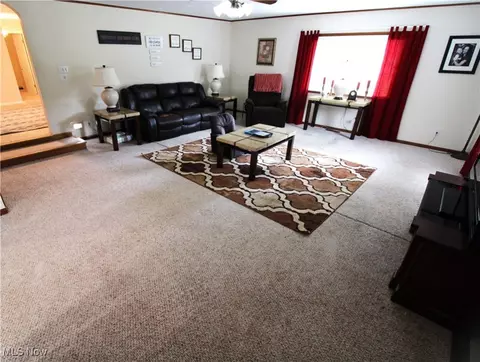 Living - 10530 Dewhurst Rd, Elyria, OH 44035 photo 1 of 6