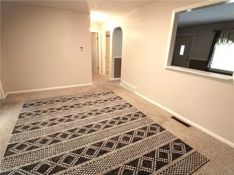 Living - 10530 Dewhurst Rd, Elyria, OH 44035 photo 4 of 6