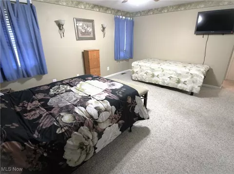 Bedroom - 10530 Dewhurst Rd, Elyria, OH 44035 photo 3 of 7