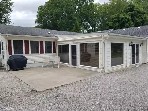 Exterior - 10530 Dewhurst Rd, Elyria, OH 44035 photo 2 of 6