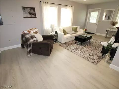 Living - 10530 Dewhurst Rd, Elyria, OH 44035 photo 6 of 6