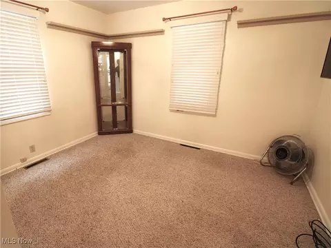 Bedroom - 10530 Dewhurst Rd, Elyria, OH 44035 photo 5 of 7