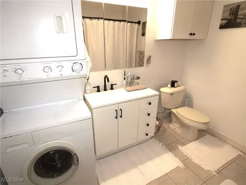 Bath - 10530 Dewhurst Rd, Elyria, OH 44035 photo 5 of 5