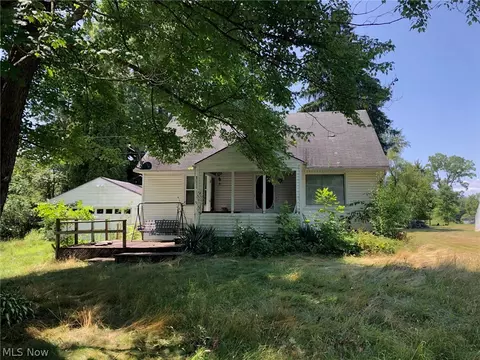 1379 Whittlesey Ave, Atwater, OH 44201