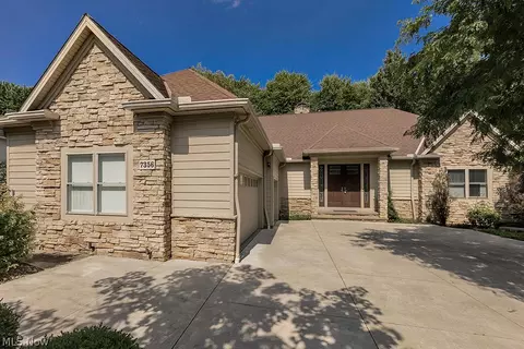 7356 Stockwood Dr, Solon, OH 44139