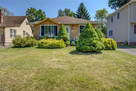 20549 Belvidere Ave, Fairview Park, OH 44126