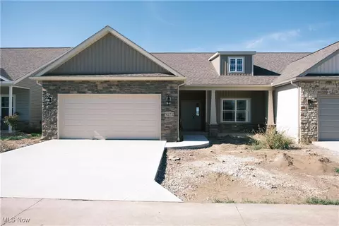 9268 Woodland Blue Dr, Seville, OH 44273