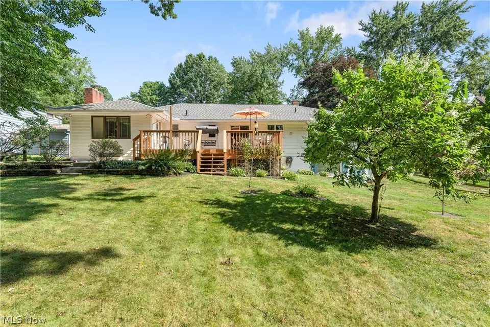 Exterior - 522 Beryl Dr, Kent, OH 44240 photo 2 of 2