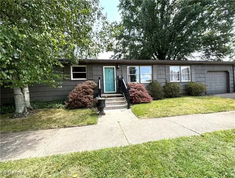 138 S Middle St, Columbiana, OH 44408