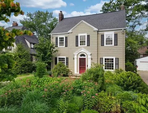 3304 Avalon Rd, Shaker Heights, OH 44120