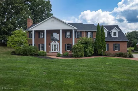 5231 Glenbrook Dr, Vienna, WV 26105