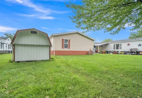 Exterior - 149 Island Dr, Elyria, OH 44035 photo 3 of 8