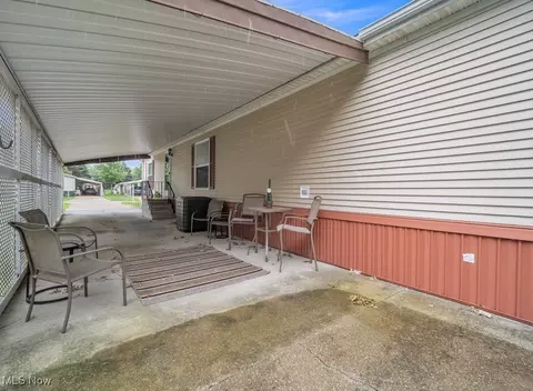 Exterior - 149 Island Dr, Elyria, OH 44035 photo 6 of 8